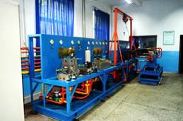 比例压力流量控制系统试验台 澳门娱乐城211工程建设自主研发试验设备，集机械、电控、液压与仪表为一体的综合性试验台，可对工程机械液压系统及其主要元件等组成部分进行试验研究